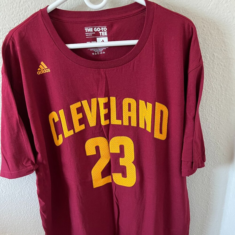 Men's T-Shirt Cleveland Basketball #23